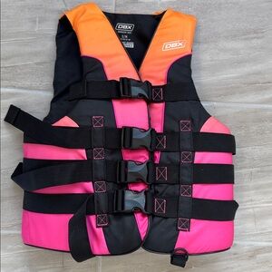 DBX Women's Gradient Nylon Life Vest Size Small/Medium‎ Chest 32”- 40” Swimming